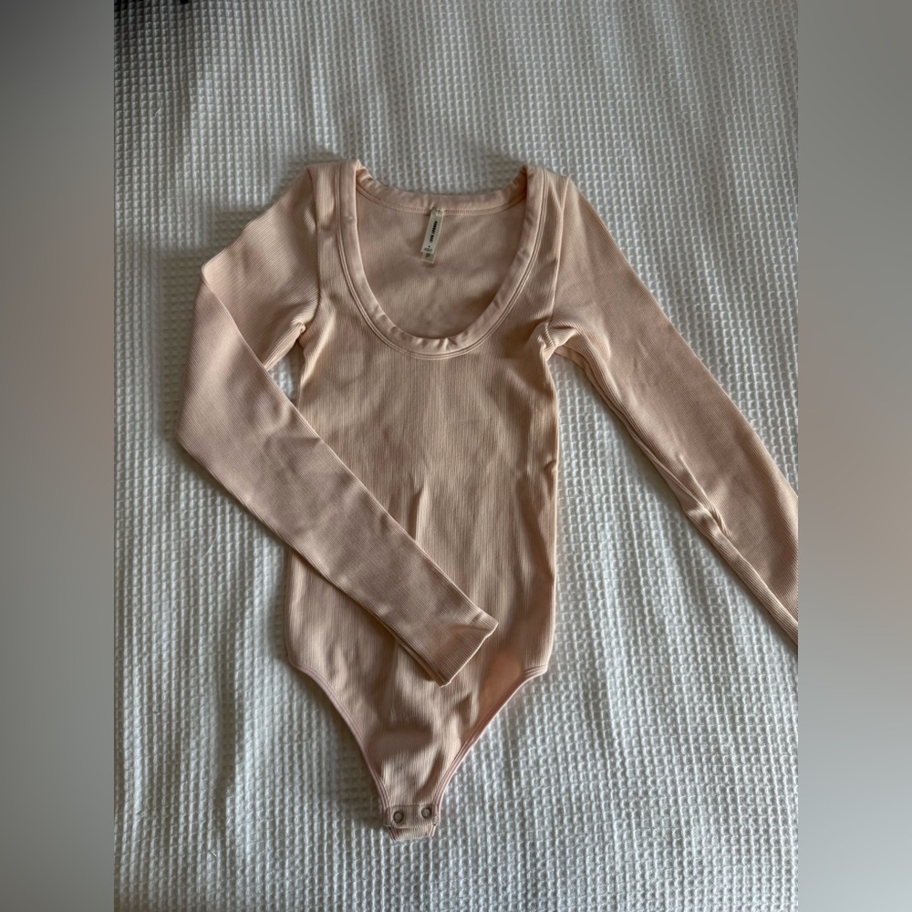Sunday Best Baby Pink Ribbed Scoop-Neck Long Sleeve Bodysuit (S)